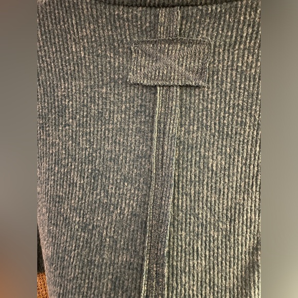 Zenana Brand Crop Sweater - New Without Tags - Size S/M - Picture 3 of 7